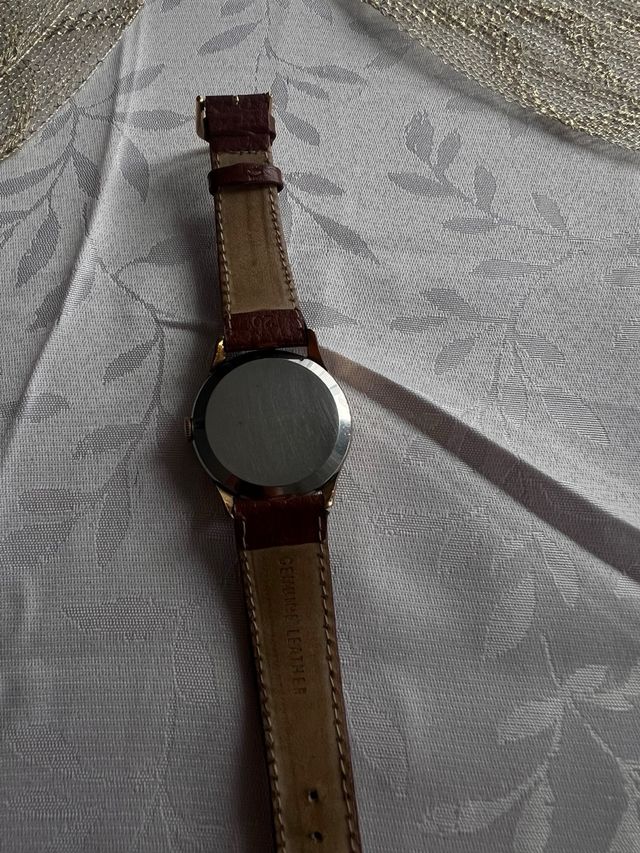 Reloj Cyma