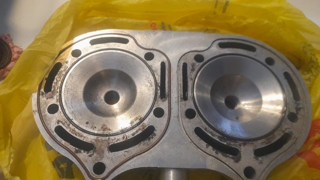 Testa banschee 350   Yamaha atv  in fusione in al