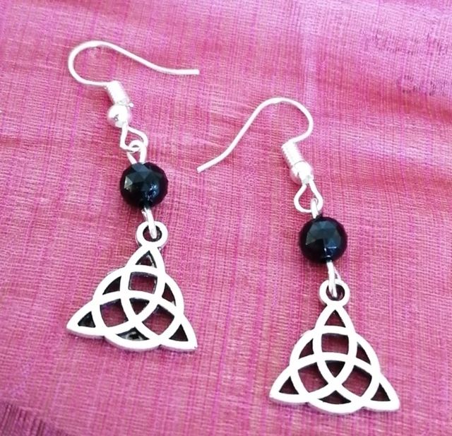 Pendientes con triqueta celta