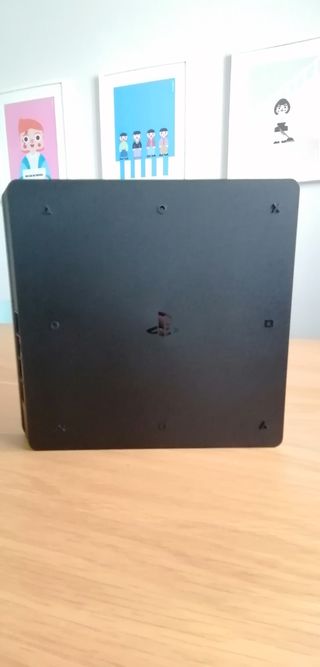 Playstation 4 Slim de 1Tb + mando + dos jue