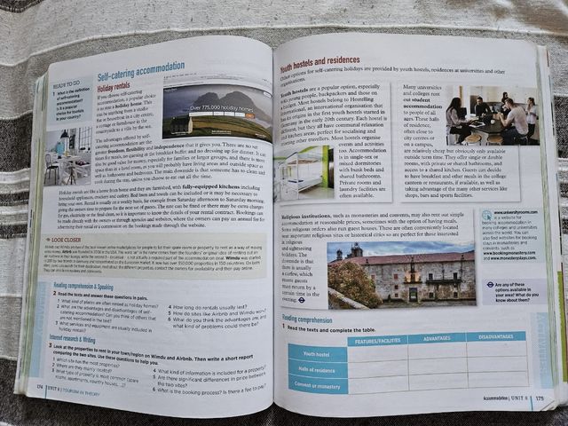 Libro superiore EXPLORE travel and turismo