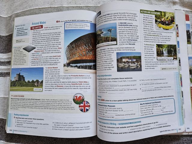 Libro superiore EXPLORE travel and turismo