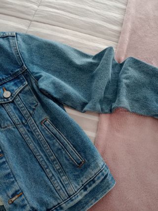 Cazadora vaquera talla S, M nueva sin estrenar
