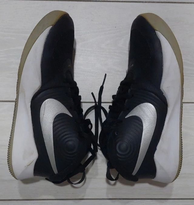 Nike team hustle d 9 (gs)