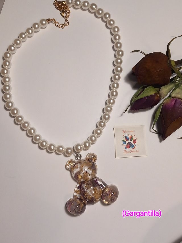 Collar de perlas oso(rosas y pan de oro)
