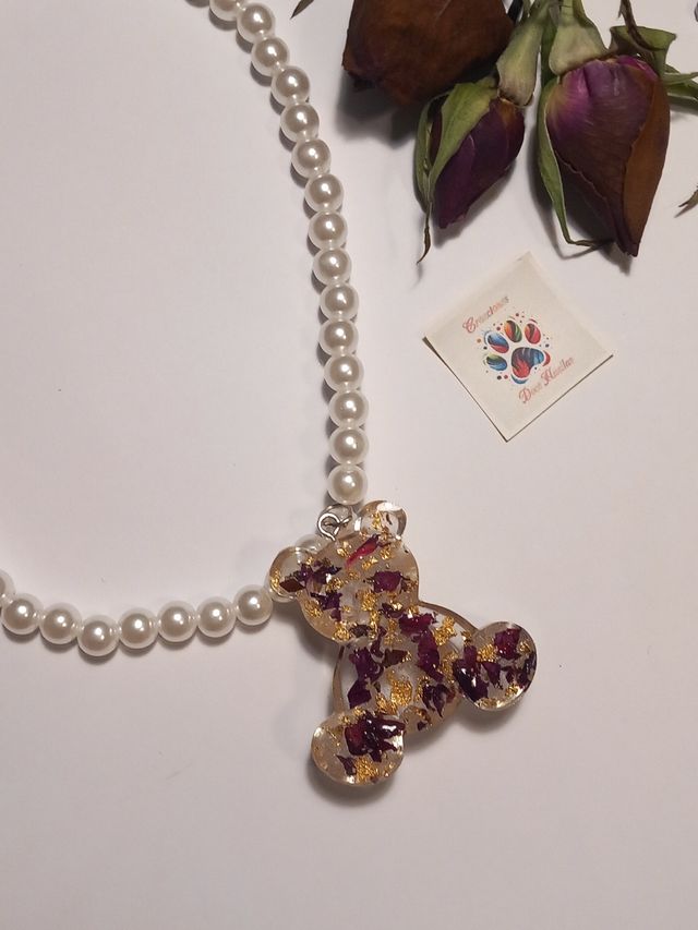 Collar de perlas oso(rosas y pan de oro)