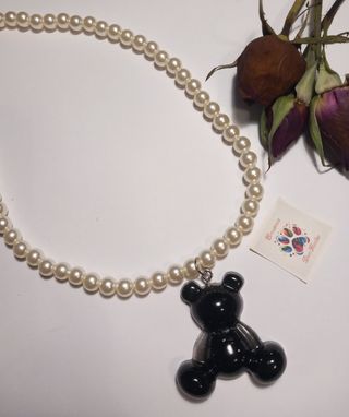 Collar de perlas oso grande (negro)