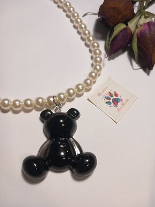 Collar de perlas oso grande (negro)