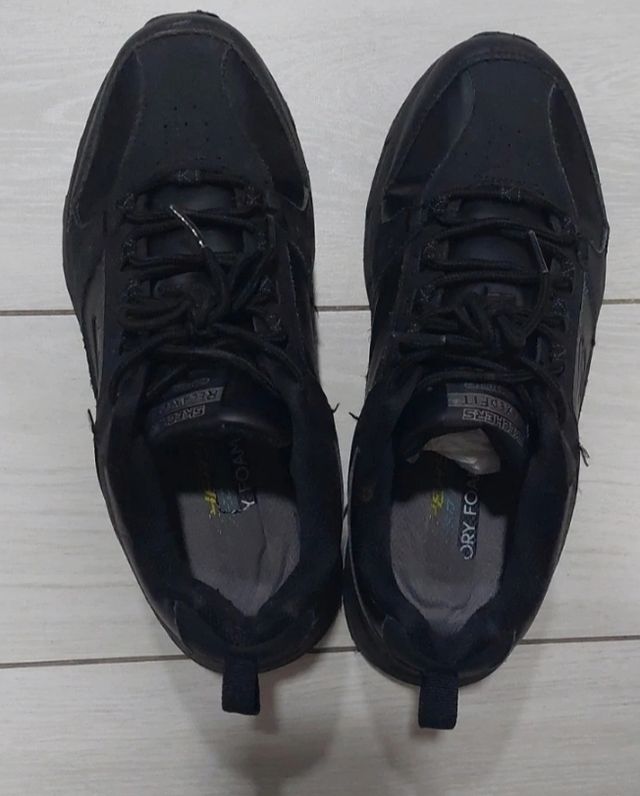 Skechers relaxedfit memori foam