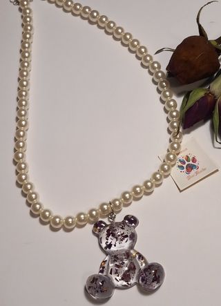 Collar de perlas con osito grande (con rosas)