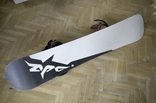 tabla de snow 152cm marca APO + fijaciones regalo