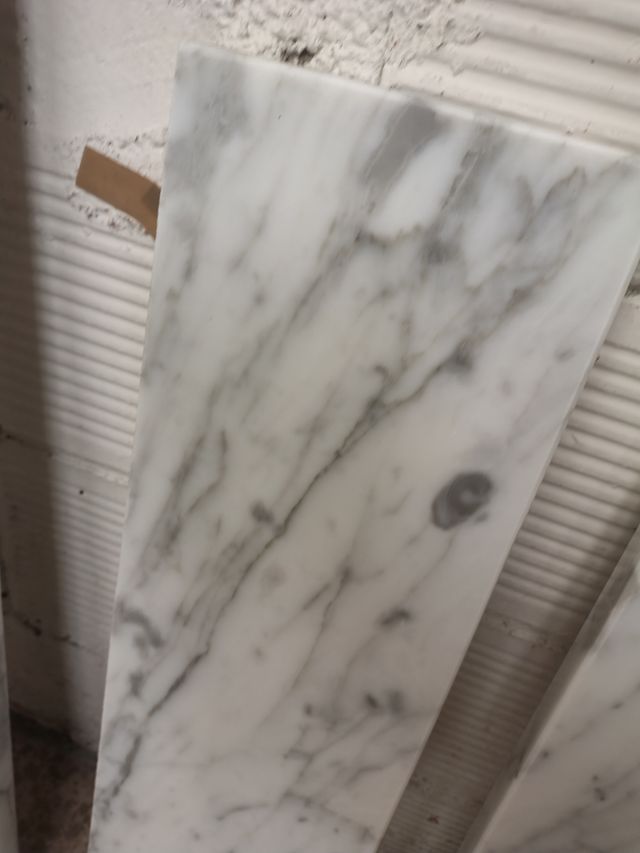 Piezas de mármol país blanco