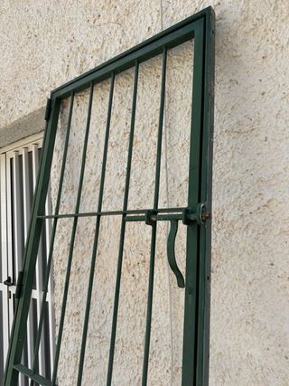 Puerta metalica / reja
