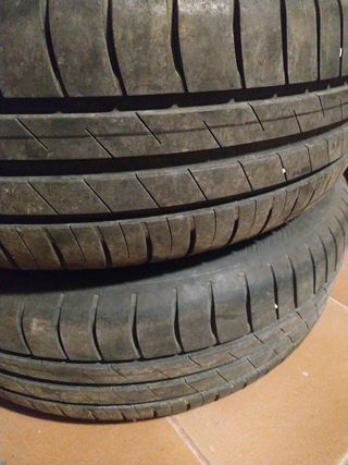 Llantas 15" con neumáticos nuevos