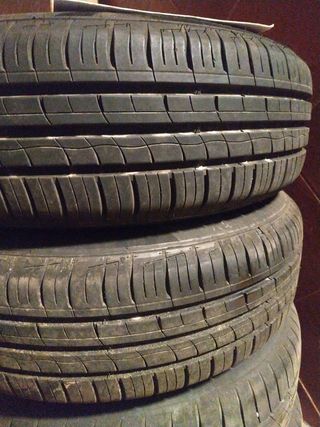 Llantas 15" con neumáticos nuevos