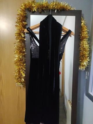 Vestido negro de fiesta con lentejuelas 