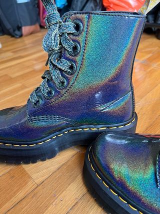 Dr. Martens modelo Vegan Molly