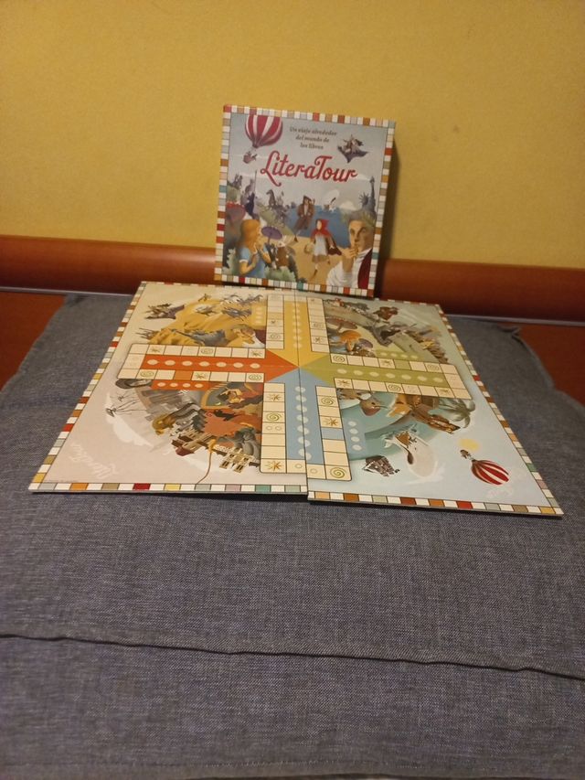 Juego LITERATOUR.Juego sobre libros.