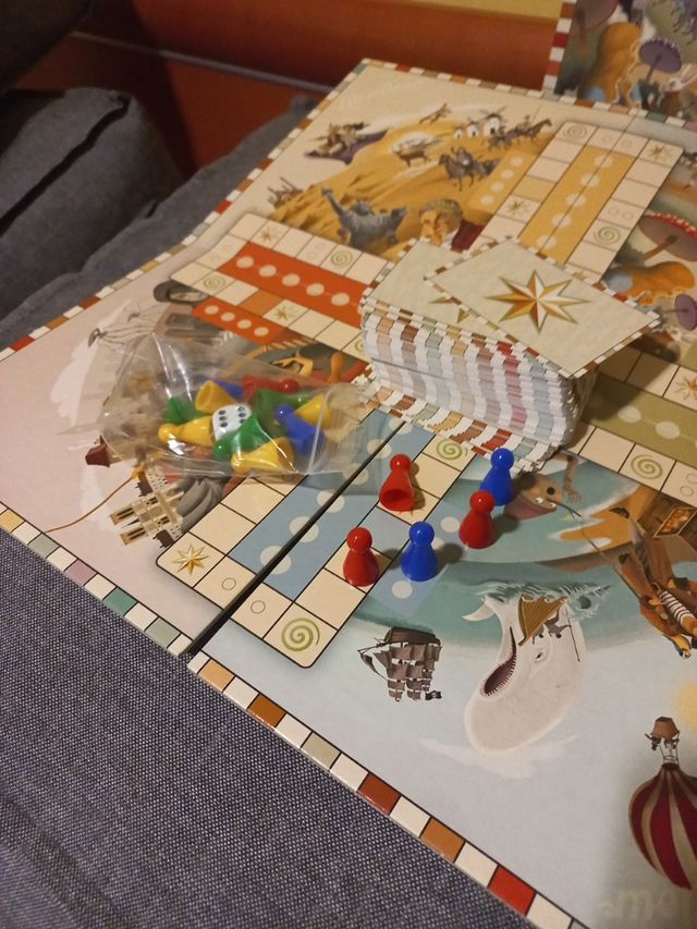 Juego LITERATOUR.Juego sobre libros.