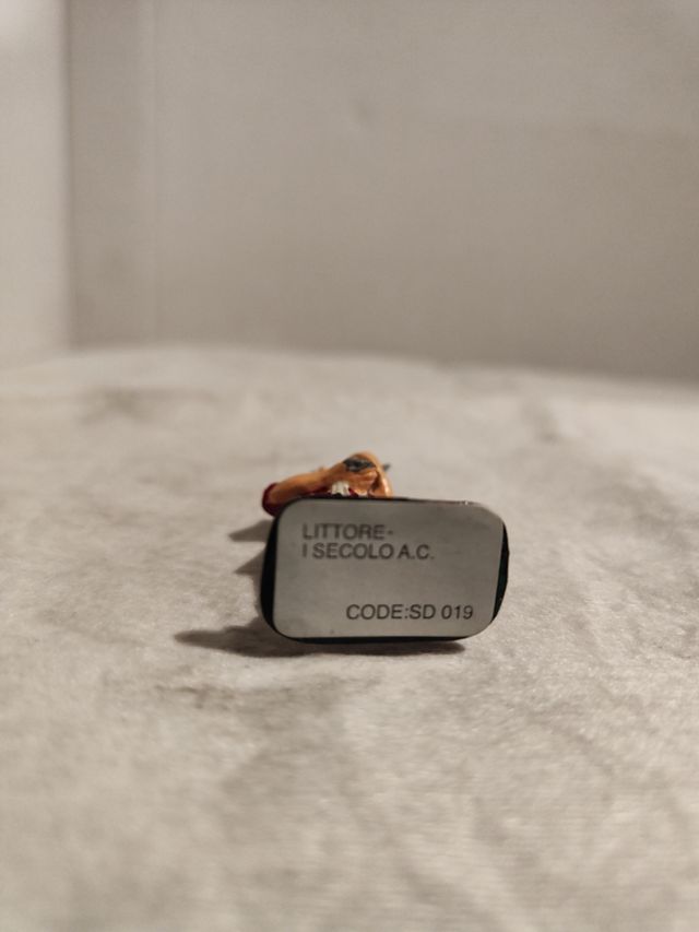 Lote de dos soldaditos de plomo.