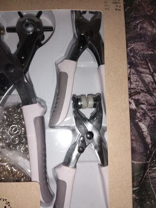 Remachadora y sacabocados de costura