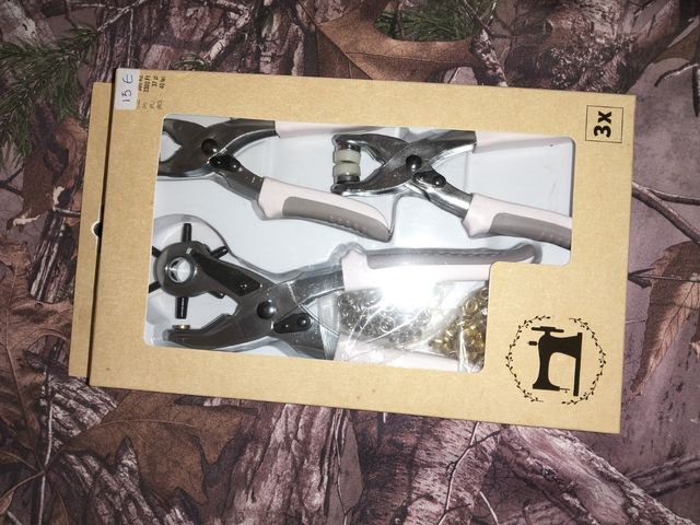 Remachadora y sacabocados de costura