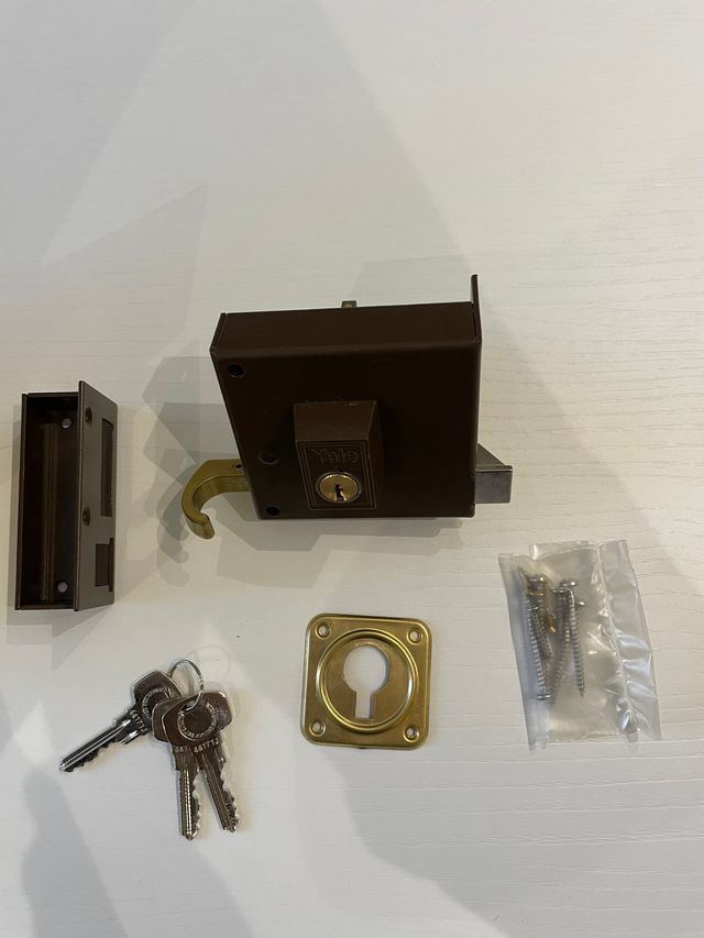 Cerradura de sobreponer YALE 12580DHP