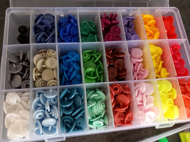 Kit de cierres automáticos o snaps tela