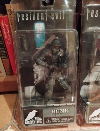 Figuras 10th anniversary resident evil hunk zombie