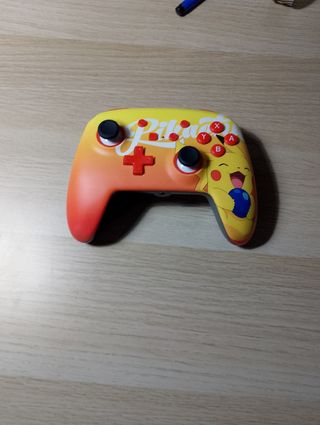 Mando de Nintendo Switch de Pikachu 