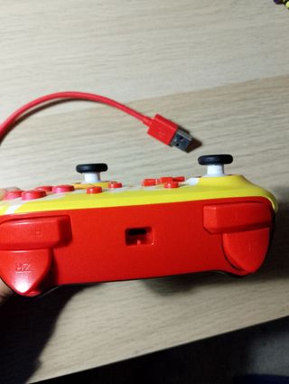 Mando de Nintendo Switch de Pikachu 