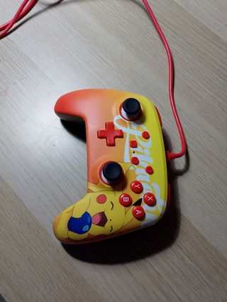 Mando de Nintendo Switch de Pikachu 
