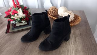 BOTINES NEGROS TACÓN ANCHO