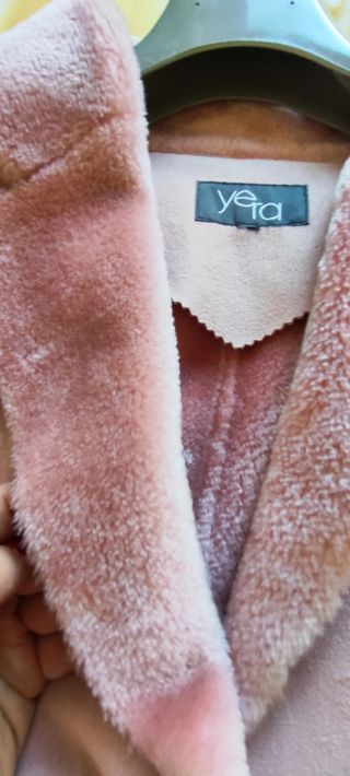 Chaqueta rosa tipo ante