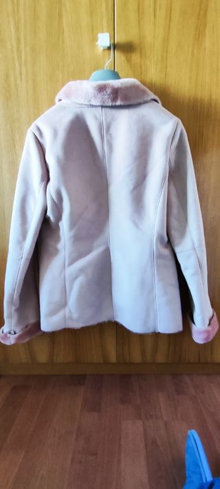 Chaqueta rosa tipo ante