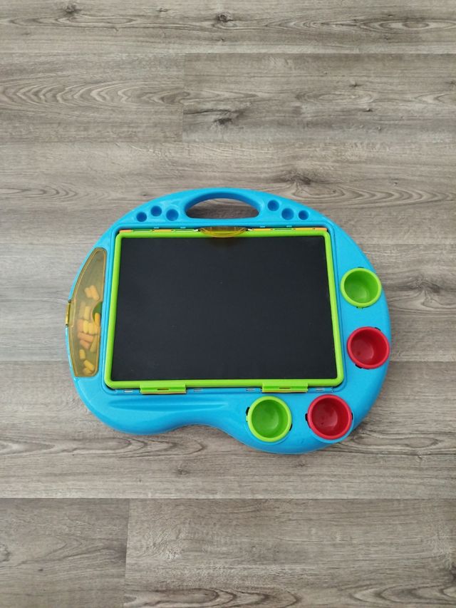 Pizarra de juguete (tiza y rotulador)