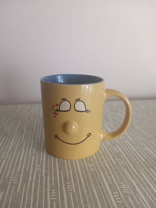 Tazza con viso