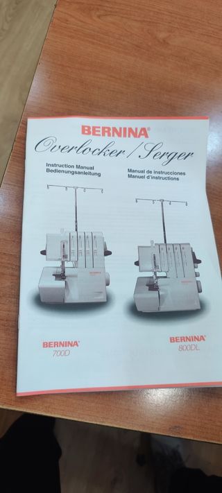 Maquina de coser y overlock Bernina 700D