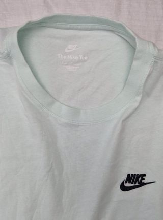 Camiseta Nike Sportwear Club Turquesa Verano.