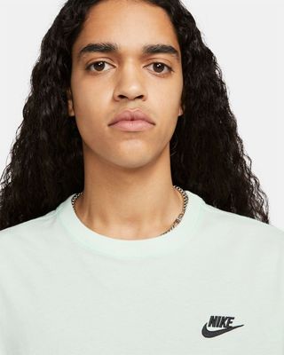 Camiseta Nike Sportwear Club Turquesa Verano.