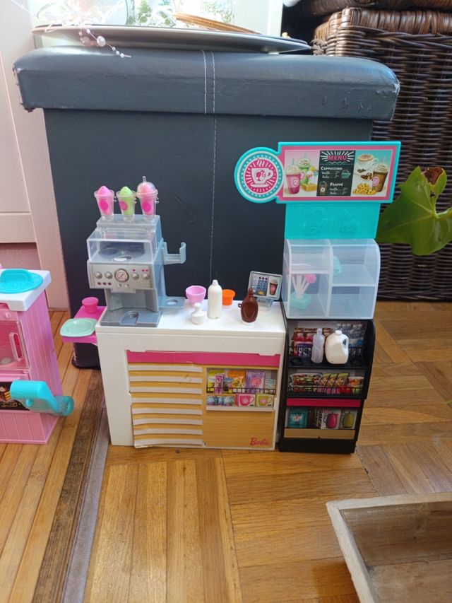 Pastelería/cafetería de Barbie