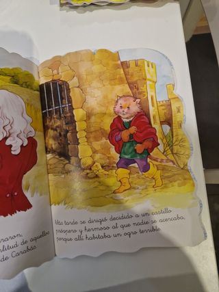 El gato con botas (Troquelados clásicos series) (Spanish Edition)