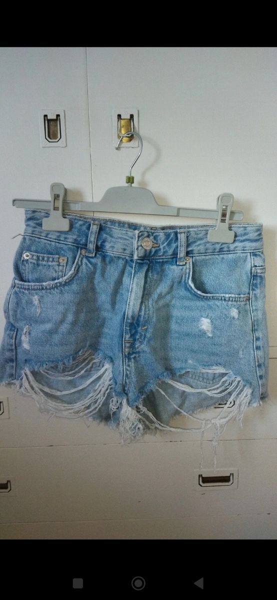 Pantalón/short corto vaquero roto