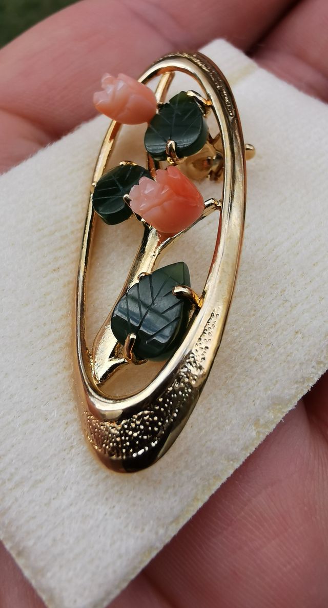 Spilla vintage in vero corallo