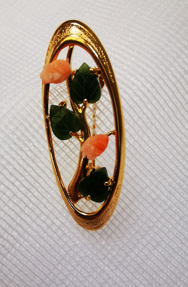Spilla vintage in vero corallo