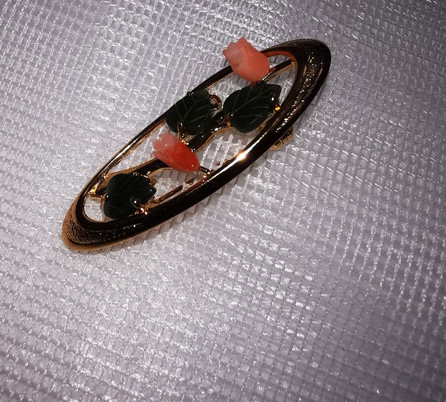 Spilla vintage in vero corallo