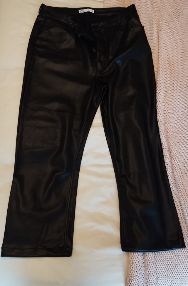 Pantalón polipiel Zara