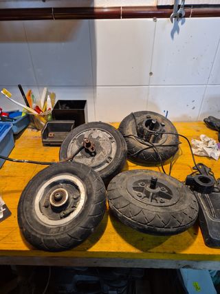 Ruedas de patín eléctricos se envían 