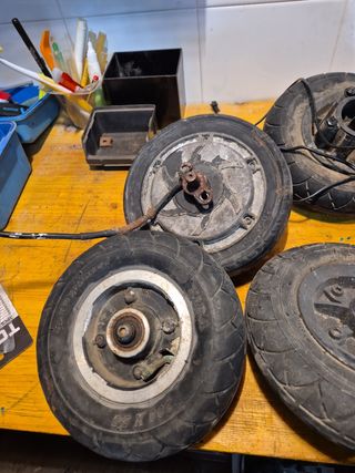 Ruedas de patín eléctricos se envían 