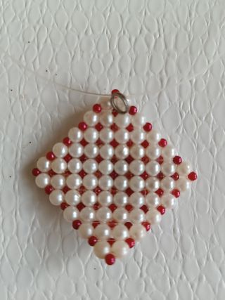 Ciondolo fatto a mano con perline